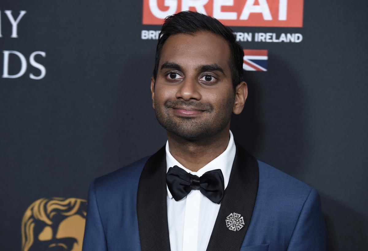 Aziz Ansari visage heureux