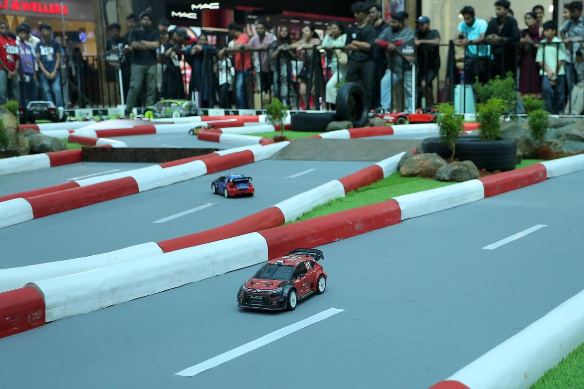 RC car race at Lulu Mall 