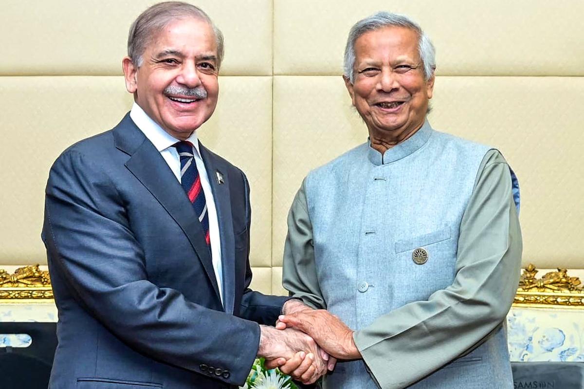 Yunus, Sharif meet in Cairo, discuss settling 1971 issues “once and for  all” - The Hindu