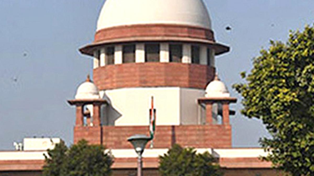 Y.S. Vivekanada Reddy murder case | SC sets aside Telangana HC order directing CBI to give printed questions to Kadapa MP