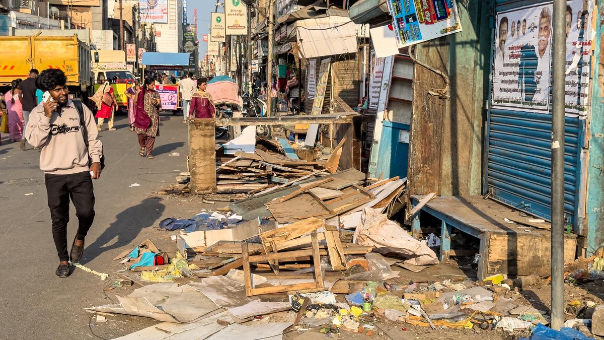 Civic officials clear encroachments, free up space for vehicles on the busy NSB Road in Tiruchi