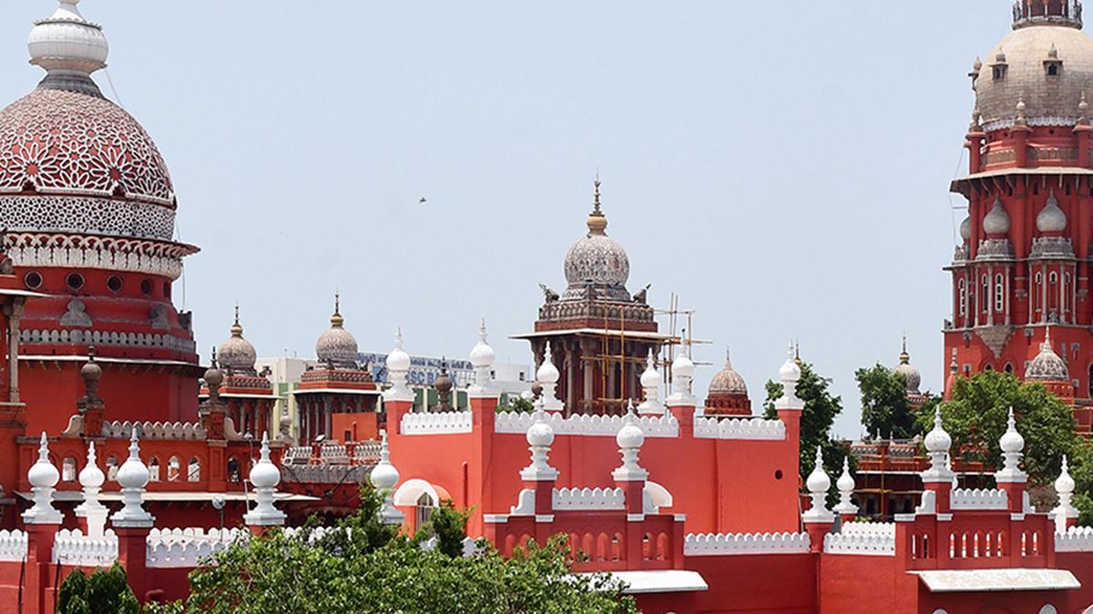 Madras High Court orders notices to five IAS officers and a Joint Commissioner of HR&CE dept. in contempt plea