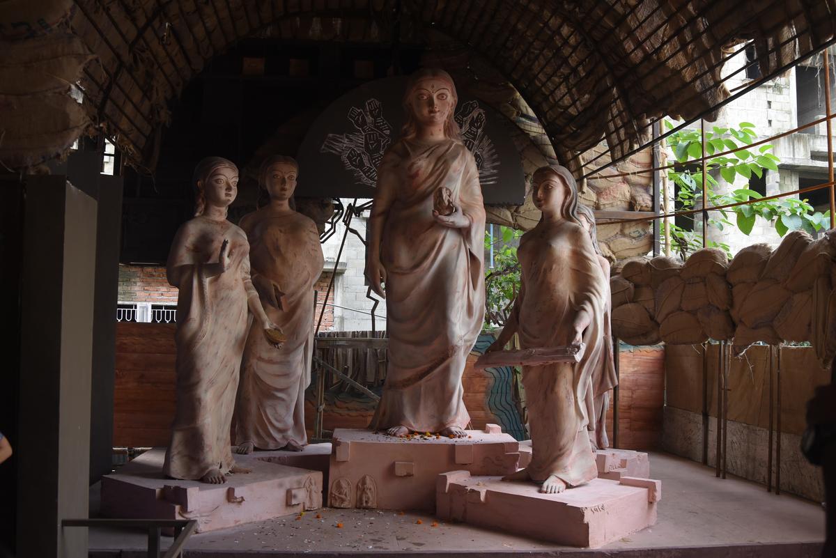 Behala Friends Durga Puja depicts the ongoing humanitarian crisis at Gaza, alongside the 1943 famine in Bengal as their theme for 2025. 