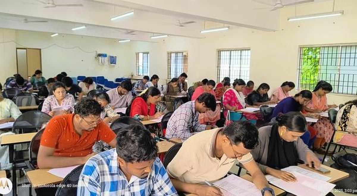 Candidates take a mock test at the Study Circle Candidates take a mock test at the Study Circle
