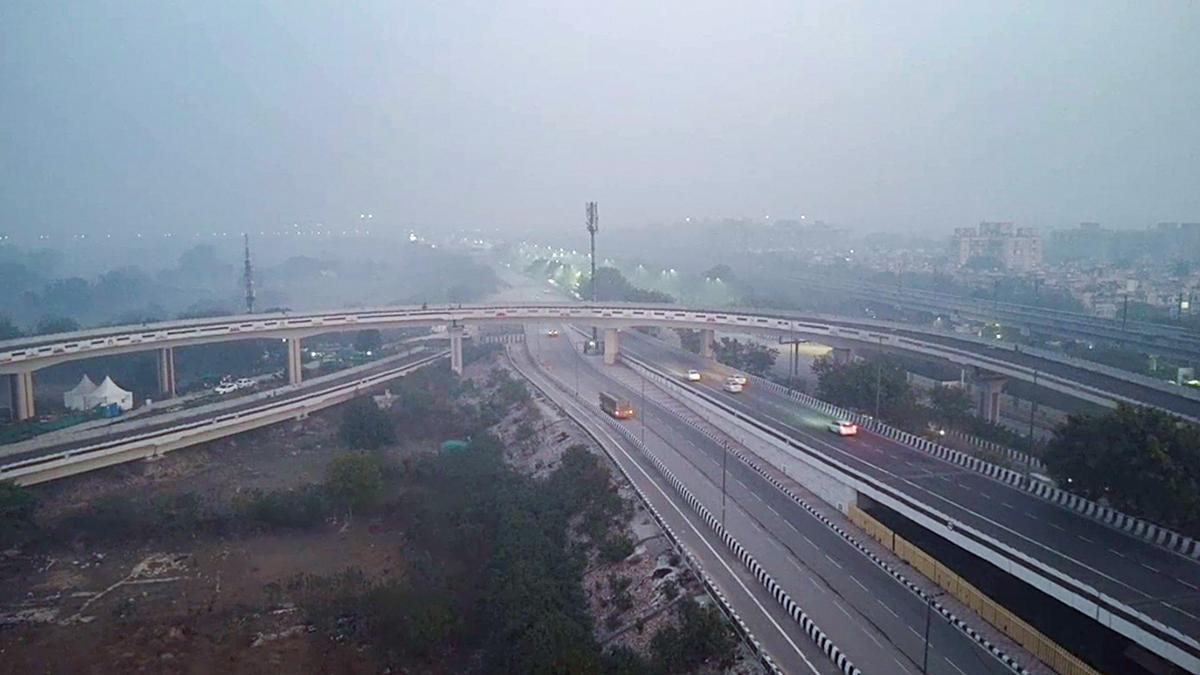 Delhi records minimum temperature of 8.6°C, air quality improves to ‘moderate’ level