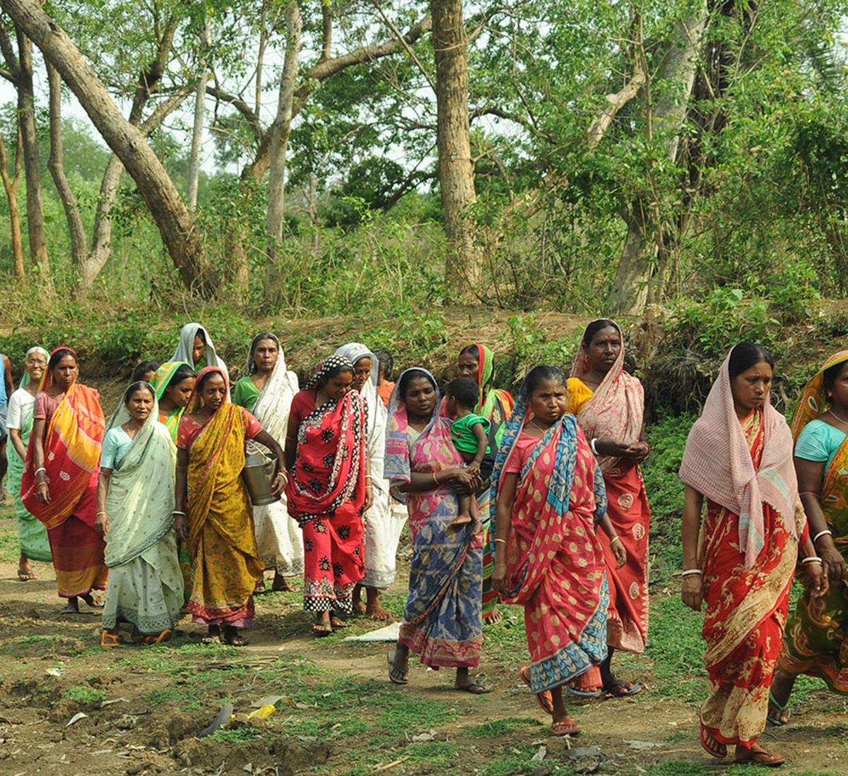 Aadhaar-based pay a bad idea for MGNREGS - The Hindu