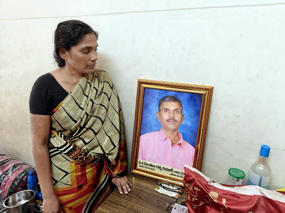 Menthula Sujatha, wife of Ratna Kumar, at her house in Turakapalem village near Guntur. 