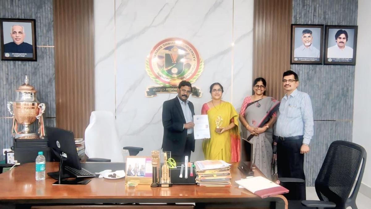 VSU professor receives Venus International Foundation award