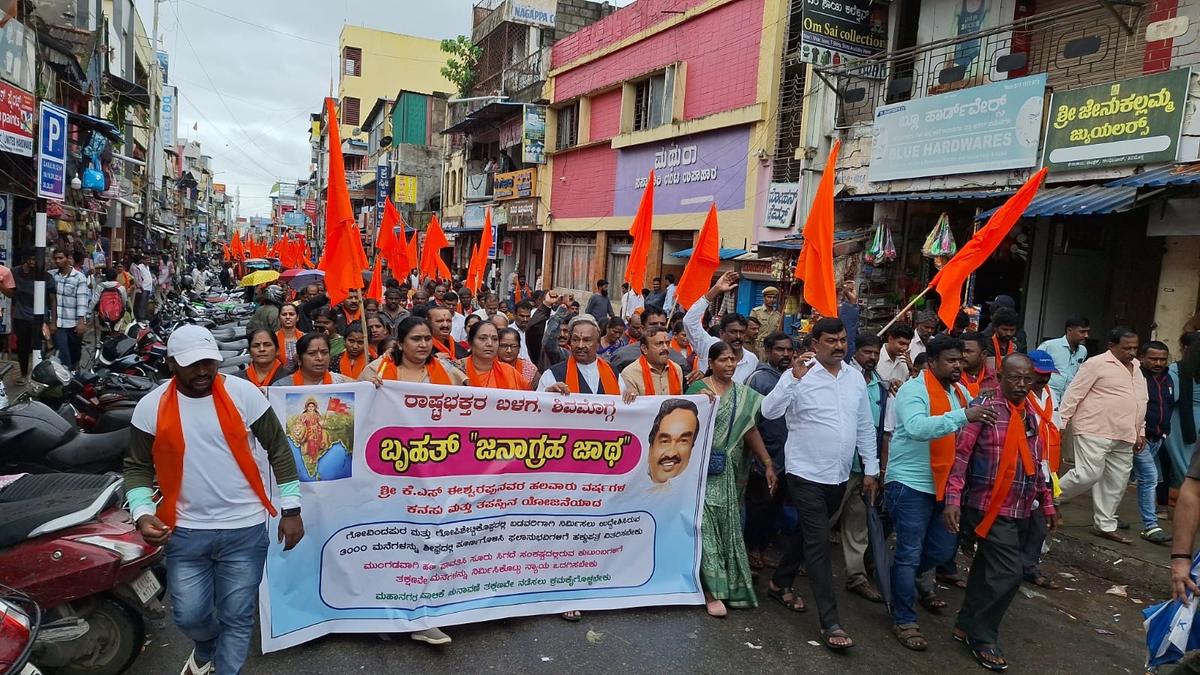 Former Minister Eshwarappa, supporters take out march in Shivamogga over delay in completing Ashraya housing projects