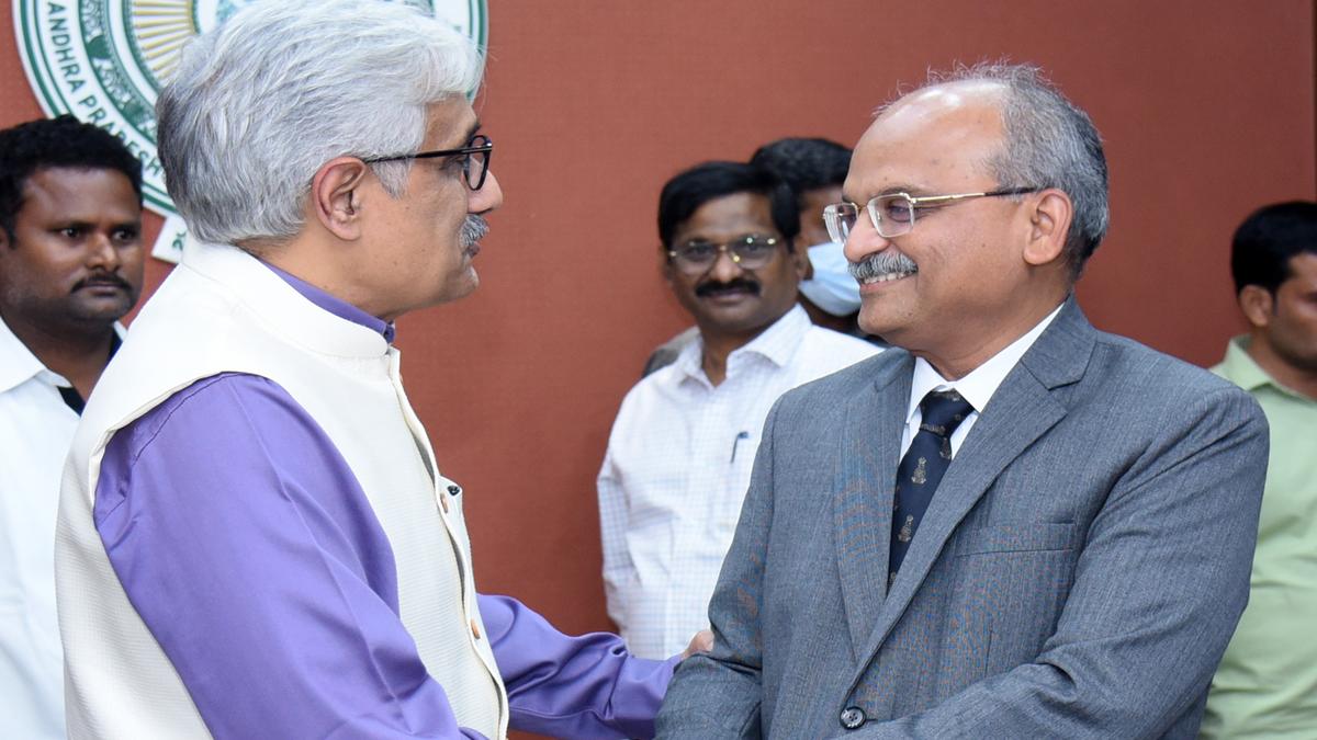 Jawahar Reddy takes over as Chief Secretary of Andhra Pradesh - The Hindu