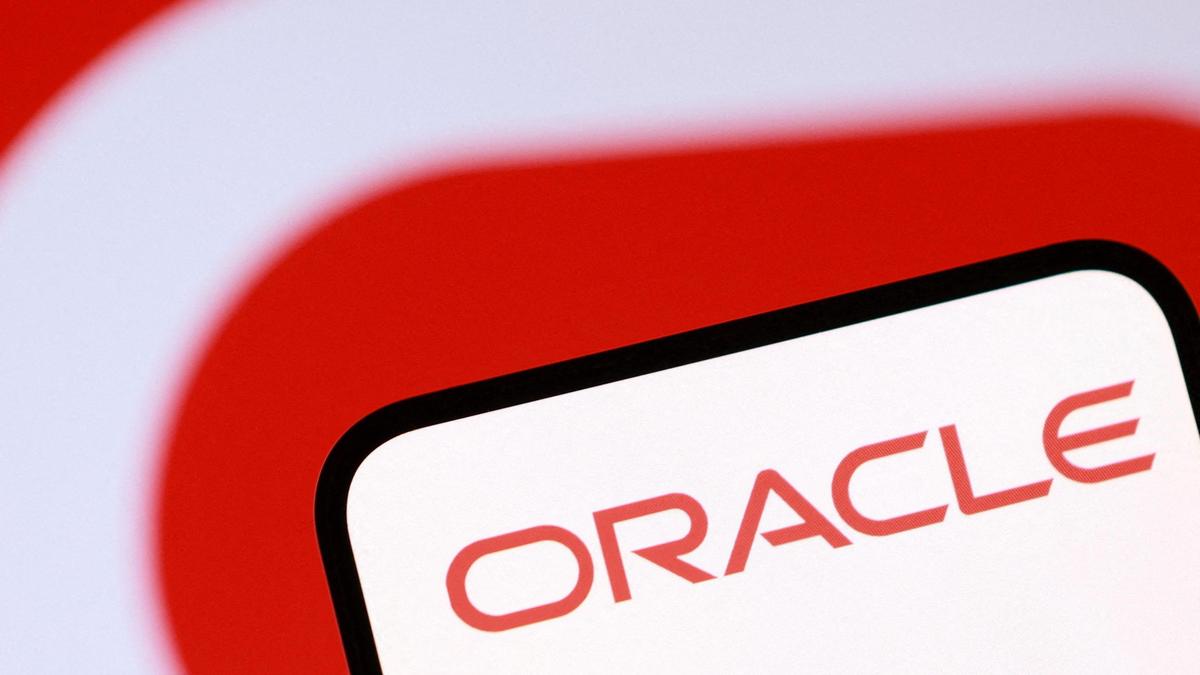 Oracle shares dive as revenue misses forecasts