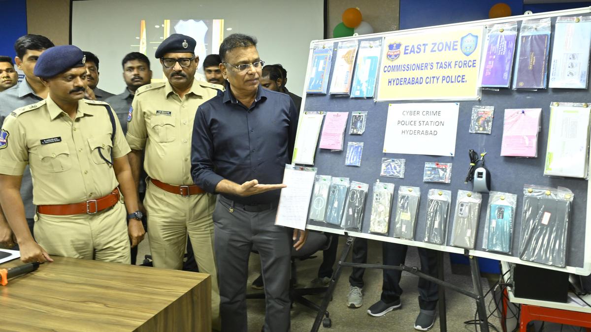 Eight-member gang, including a bank official, held for creating mule accounts for cyber fraudsters