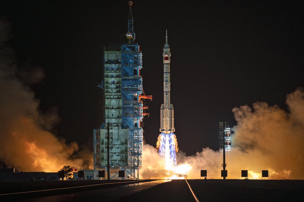 La Shenzhou-19 verso la stazione spaziale cinese Tiangong