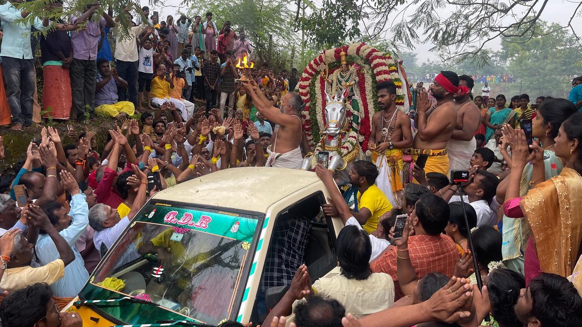 Devotees throng riverbeds to witness Lord Perumal entering river as