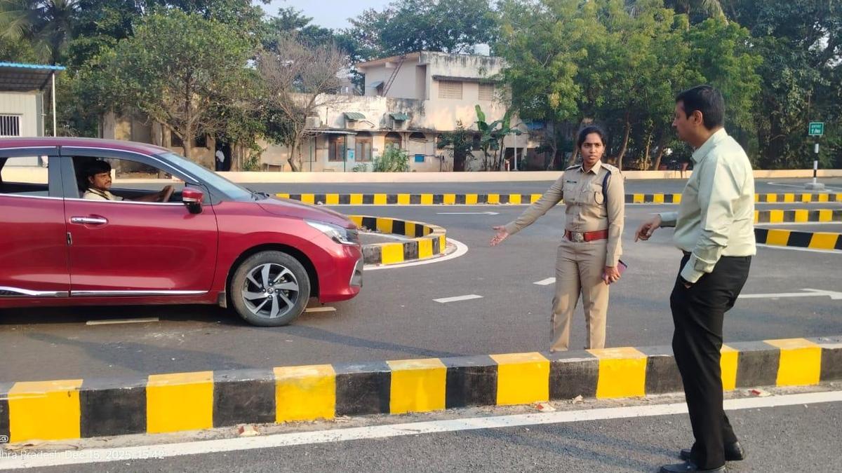 Transport department cracks down on driving school, 9 lose license in Vizianagaram