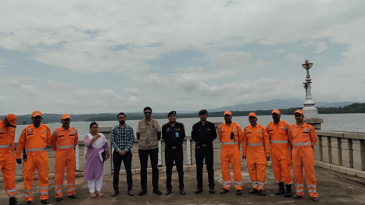 NDRF team visits Harangi dam, Kushalnagar