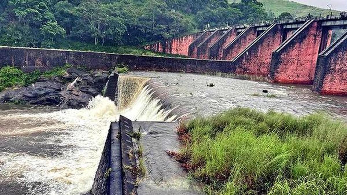 Water level in Mullaperiyar dam stands at 117.40 feet