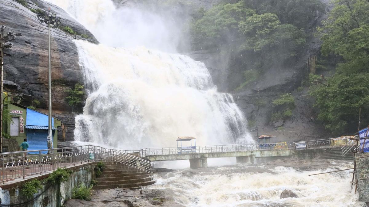 Southwest monsoon intensifies along Western Ghats in southern districts