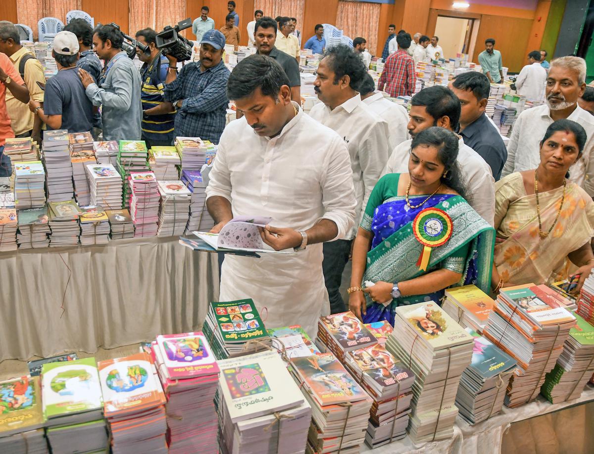 A reading habit helps broaden one’s outlook, says Andhra Pradesh IT Minister