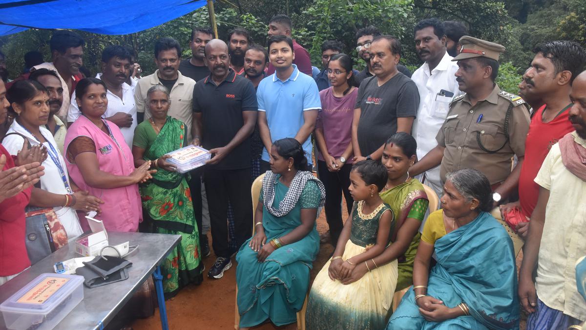Le ministre de la Santé du Tamil Nadu lance une formation intégrée pour les médecins et les infirmières ;  visite la colonie de Valparai