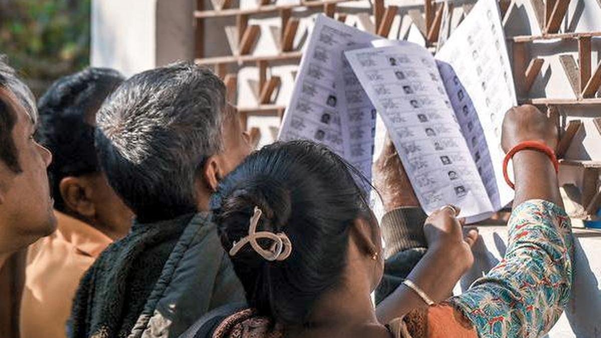 SIR in West Bengal: ECI suspends 7 officials for serious misconduct and misuse of statutory powers