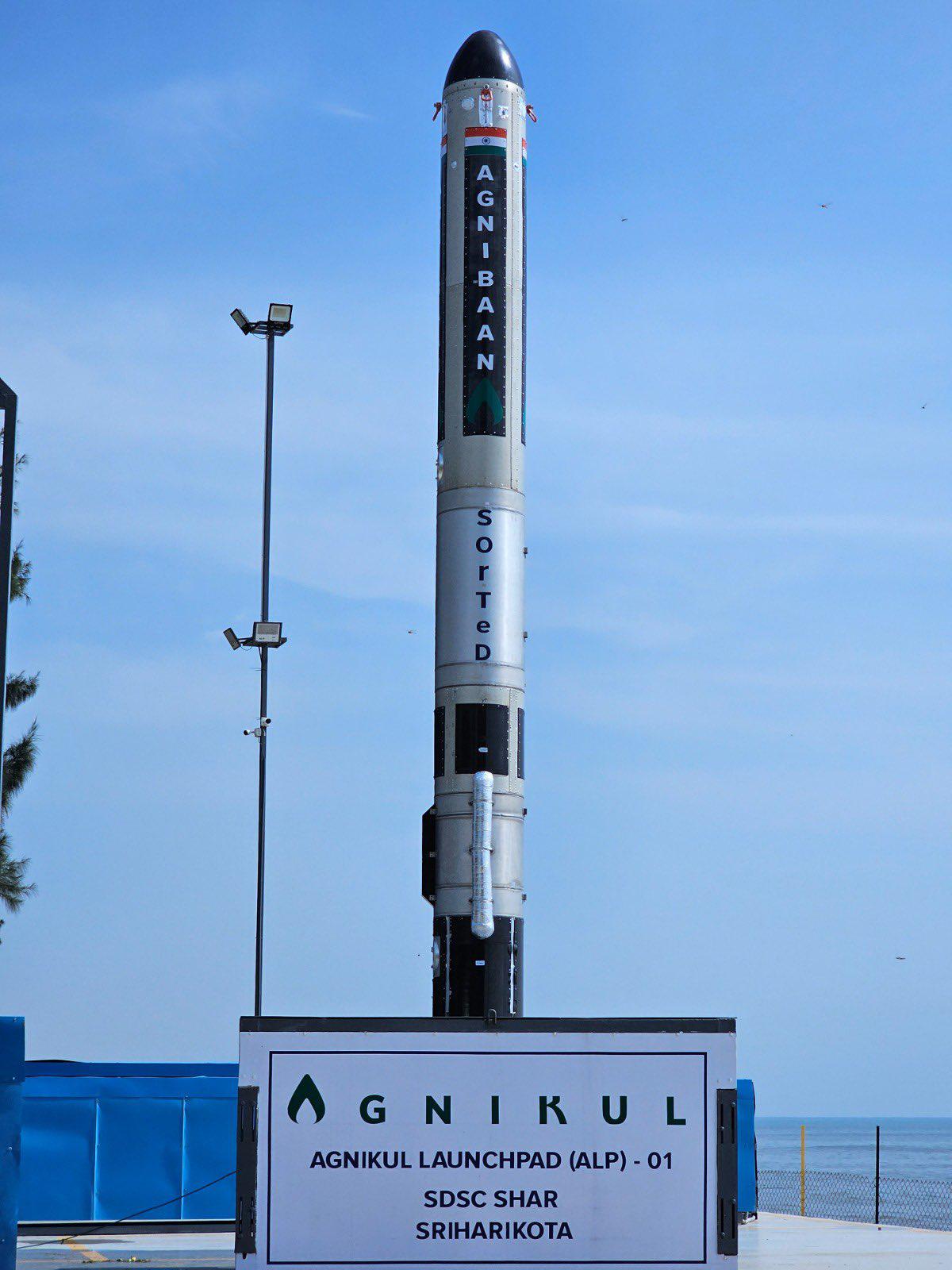 2023 年 8 月 15 日，Agnikul Cosmos 的 Agnibaan SorTeD 车辆在 Sriharikota 的私人发射台上