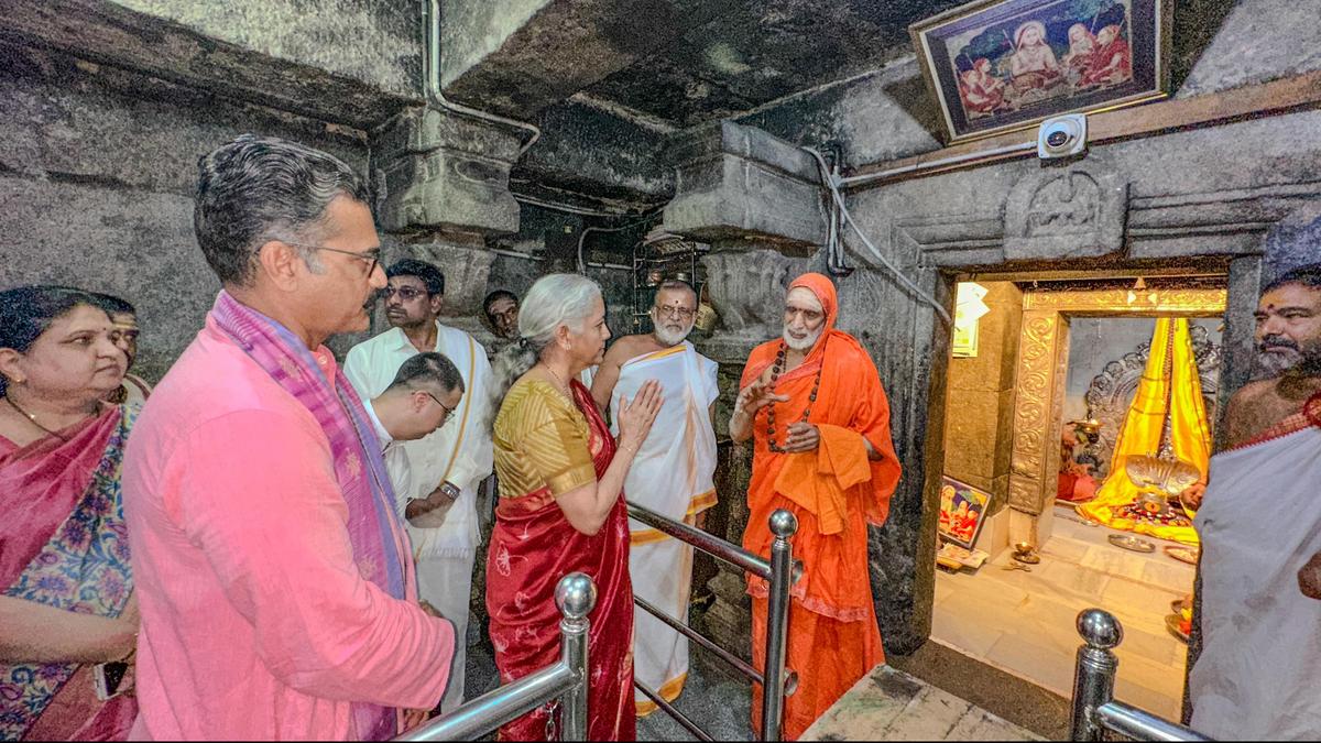 Union Finance Minister Nirmala Sitharaman visits Virupaksha temple at Hampi  - The Hindu
