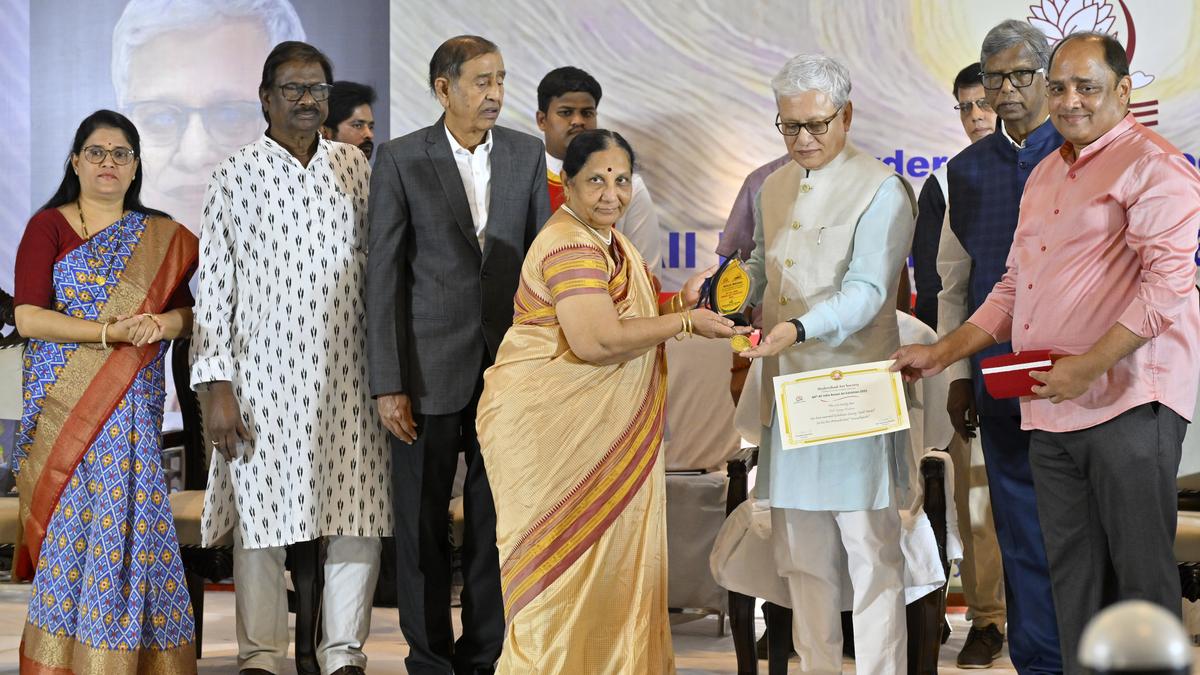 Governor felicitates winners of 84th All India Annual Art Exhibition