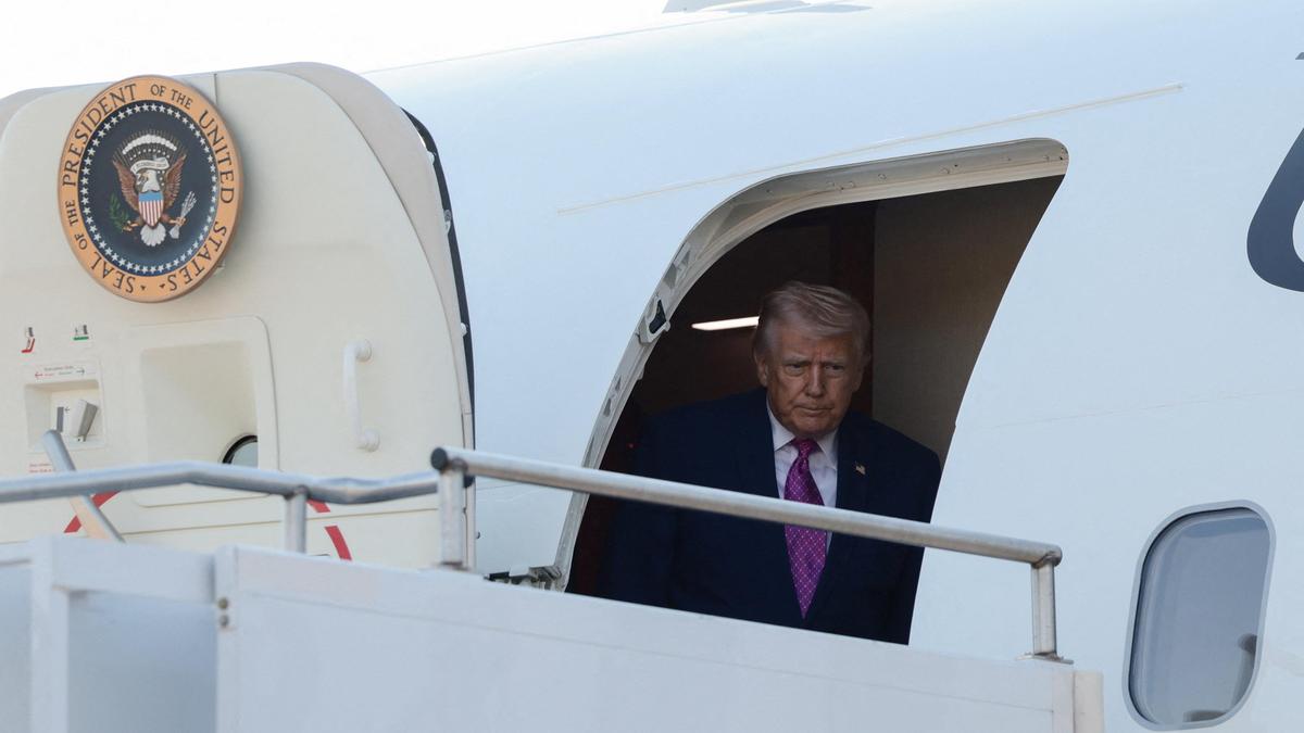 ट्रंप का कहना है कि अमेरिका जल्द ही होर्मुज जलडमरूमध्य को खोल देगा