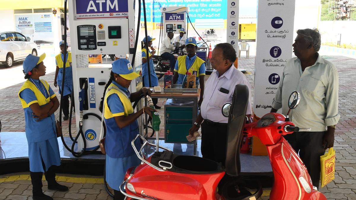 Pump price disparity fuels demand for bringing petrol, diesel under GST 