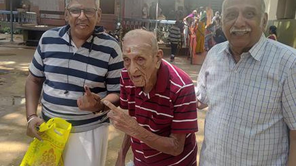 Despite heat, senior citizens step out to vote in large numbers