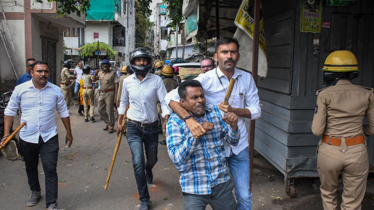 Stone-pelting in Vadodara during Ram Navami celebrations