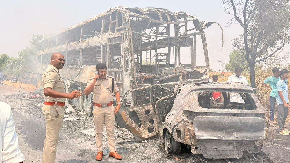 Six persons, including three women from single family, burnt alive in road accident near Shorapur in Yadgir district of Karnataka