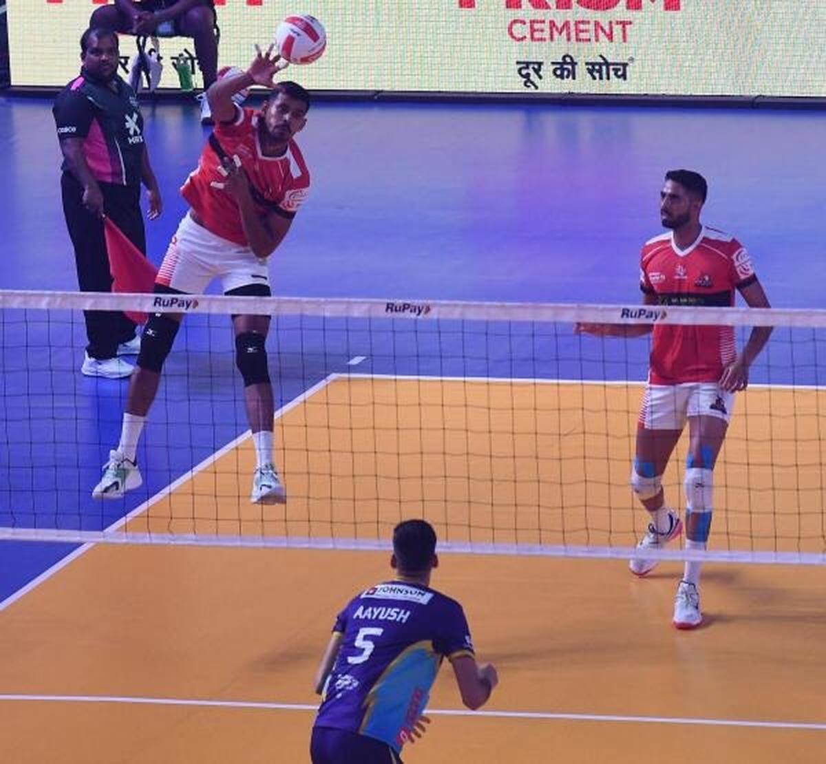 जेरोम विनिथ पीवीएल में सबसे अधिक मांग वाले खिलाड़ियों में से एक है। जेरोम विनिथ पीवीएल में सबसे अधिक मांग वाले खिलाड़ियों में से एक है।