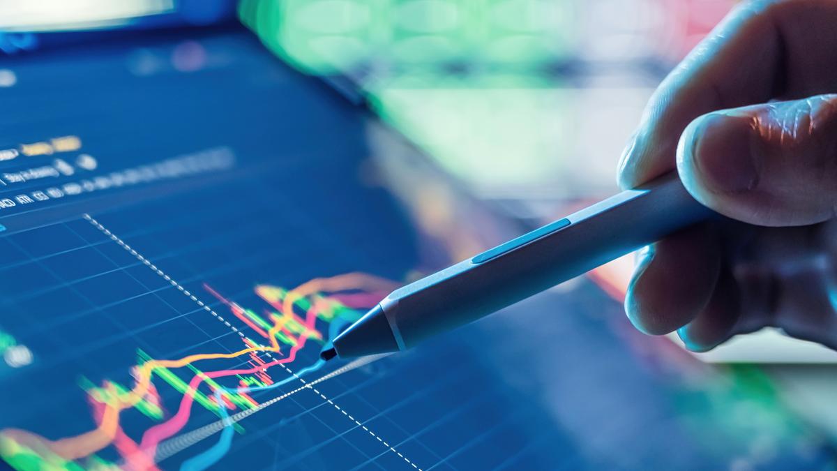 Stock markets decline for 3rd straight session on FII outflows, H-1B concerns
