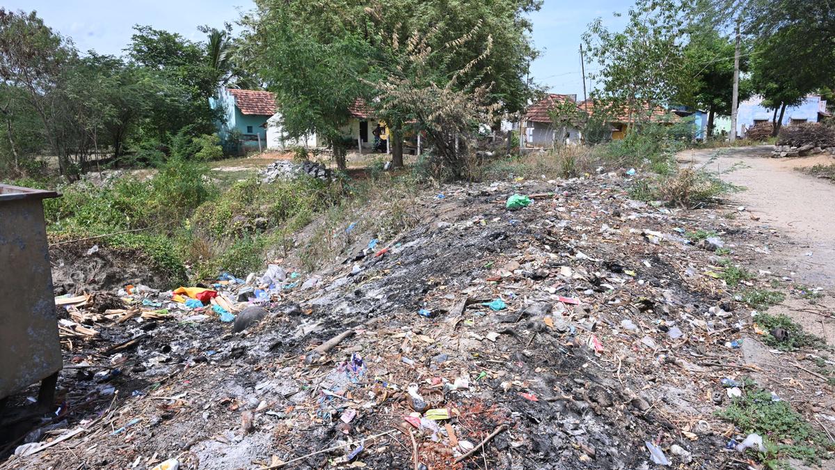 Thenkudipatti residents decry unsafe waste disposal practices