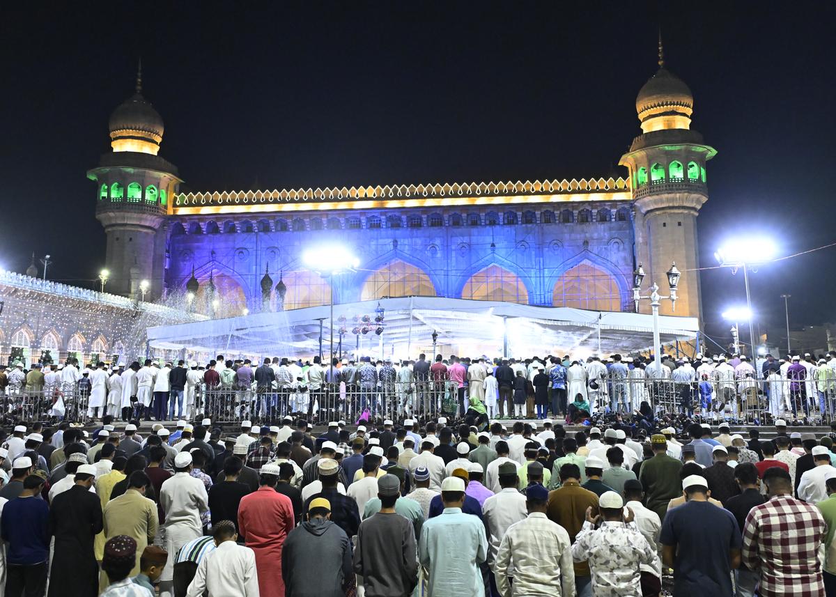 One of the largest mosques in India, the Mecca Masjid in Hyderabad has long served as a socio-political and religious centre.