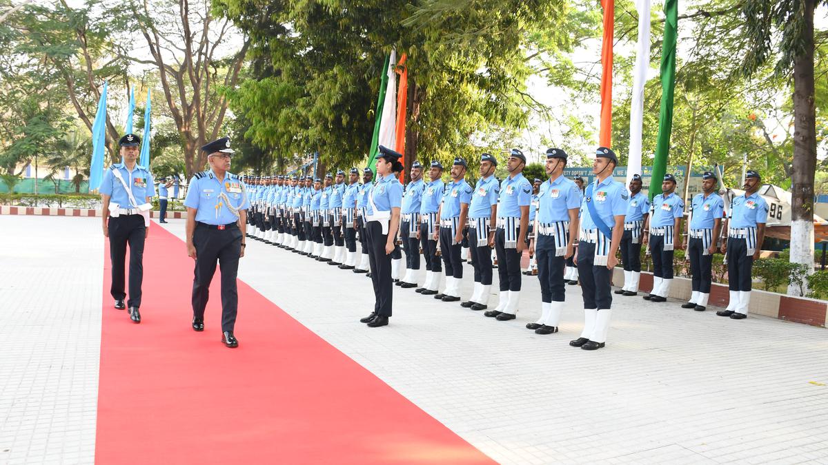 Air Marshal K. Anantharaman visits AFAC Coimbatore - The Hindu