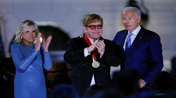 Elton John toca en la Casa Blanca en su gira de despedida