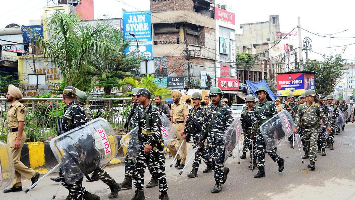 Mobile internet services to resume in parts of Punjab; ban remains in districts like Tarn Taran, Ferozepur till March 23 noon