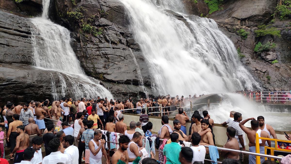 Courtallam Waterfalls: A Mesmerizing Escape into Nature's Beauty