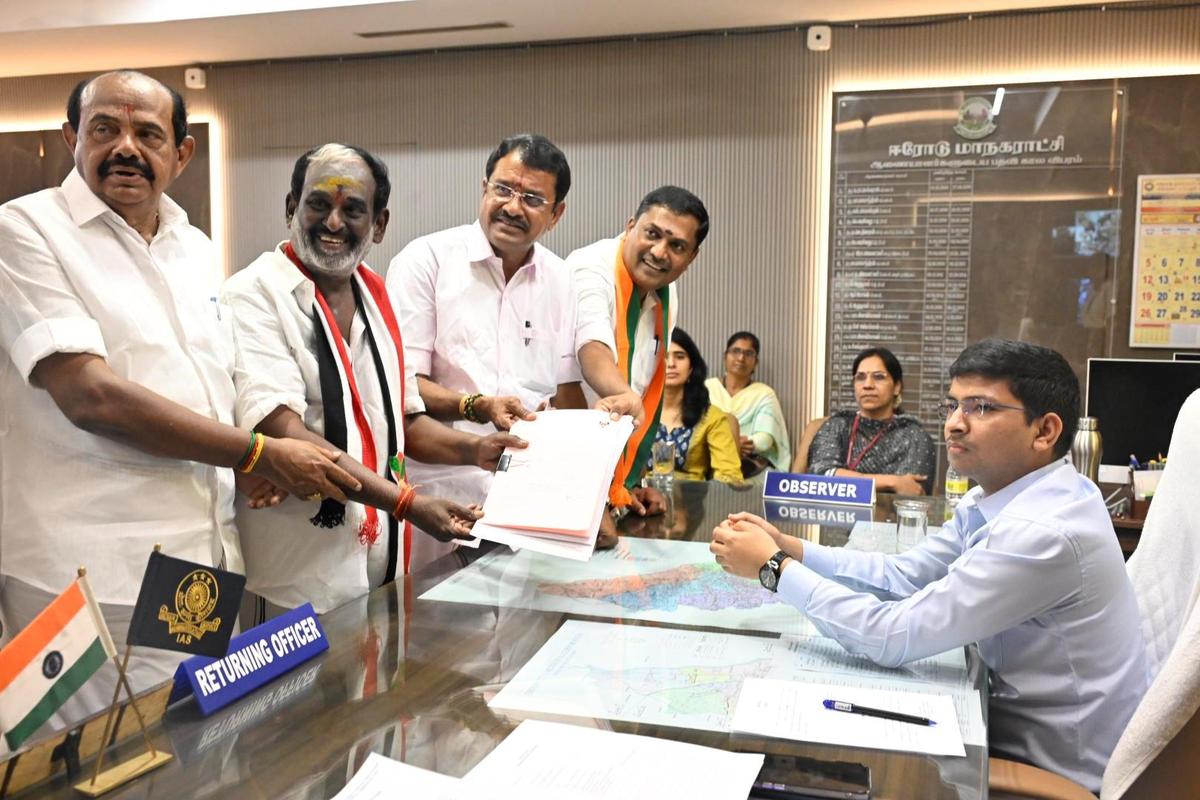 Tamil Nadu Assembly elections 2026| Candidates file nominations on the last day in Erode