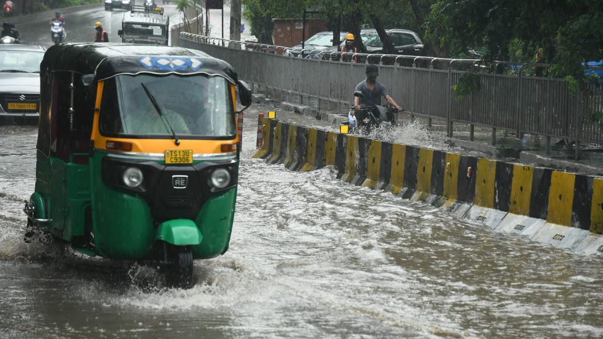 Telangana Monsoon | Heavy rain leads to flooding, traffic snarls in Hyderabad, holiday declared for schools