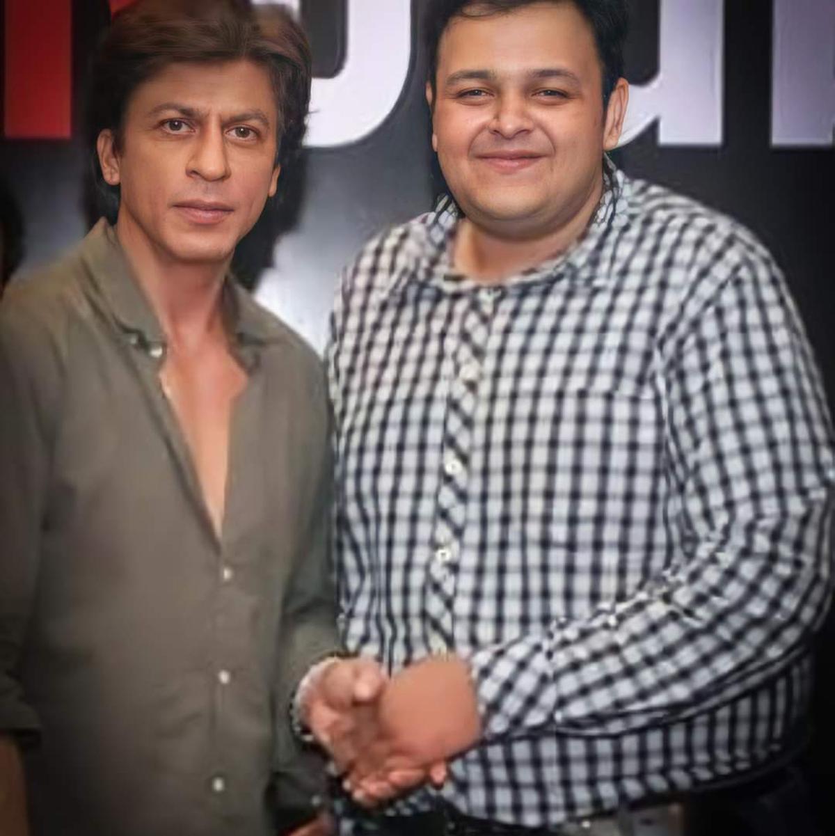 Pritesh P Dedhia (left) with Shah Rukh Khan