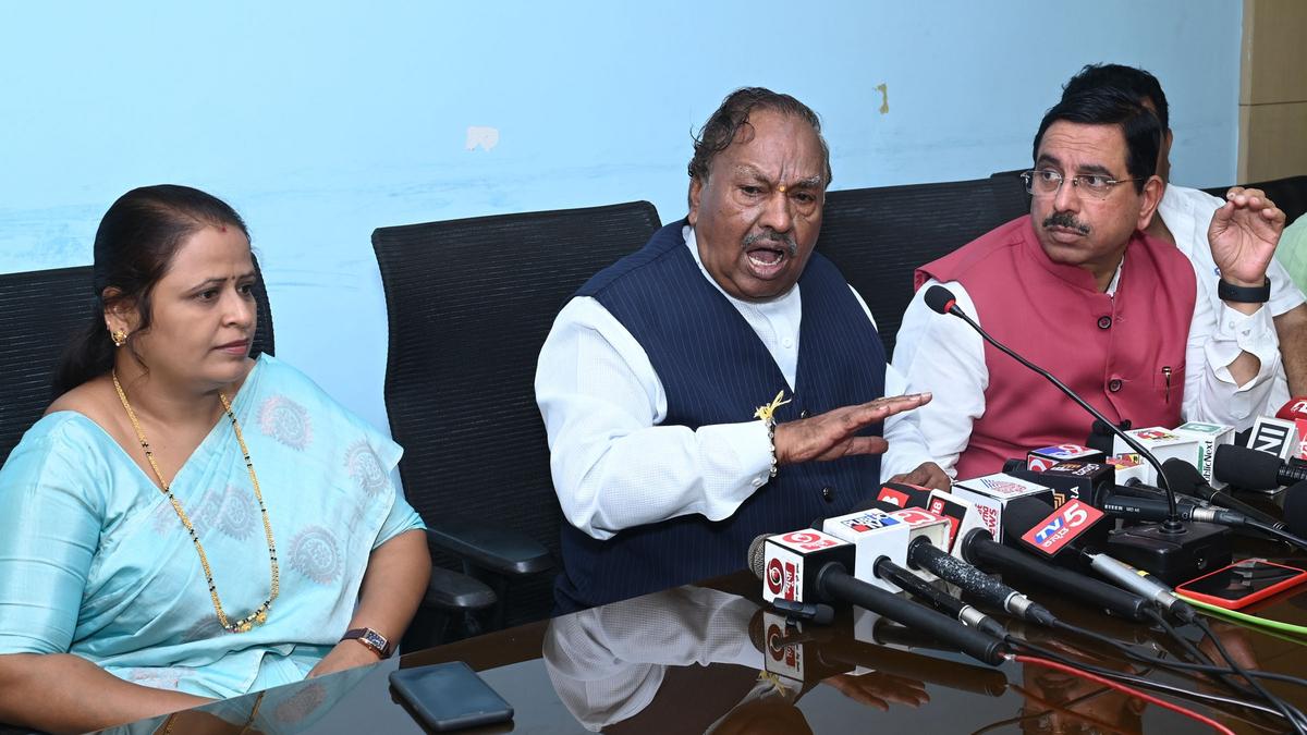 Congress has deceived people with guarantees: Eshwarappa