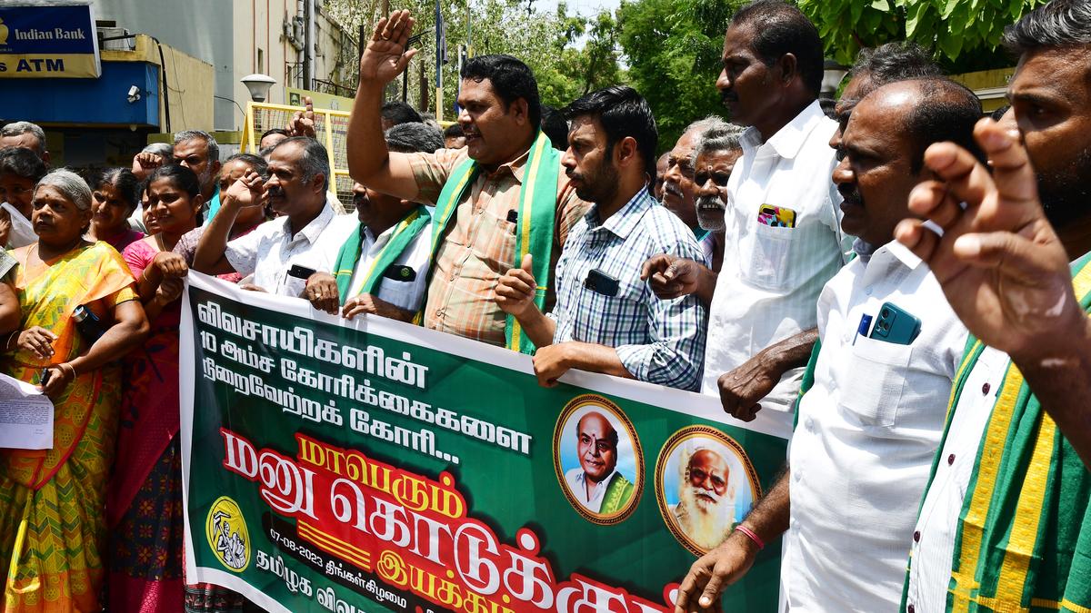 Coimbatore I Farmers urge government to lift ban on toddy tapping from coconut, palm trees