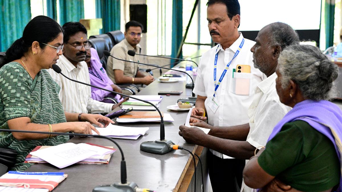 Farmers seek &lsquo;uzhavar sandhai&rsquo; in Nilakottai