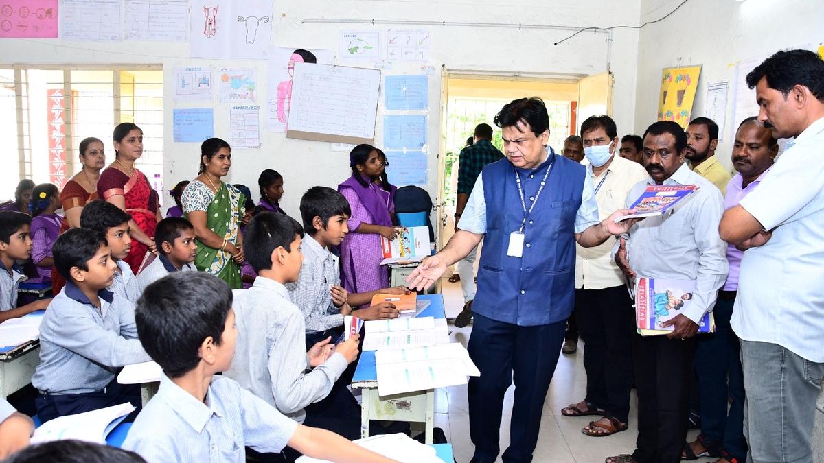 ‘Education Officers will be fined ₹1,000 for delay in supply of textbooks’