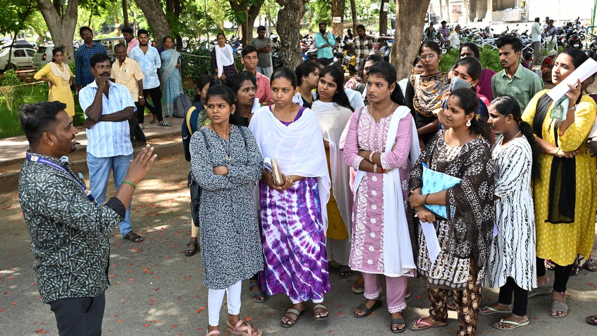 Over 65,000 candidates absent for Group IV exams in Salem region and Erode