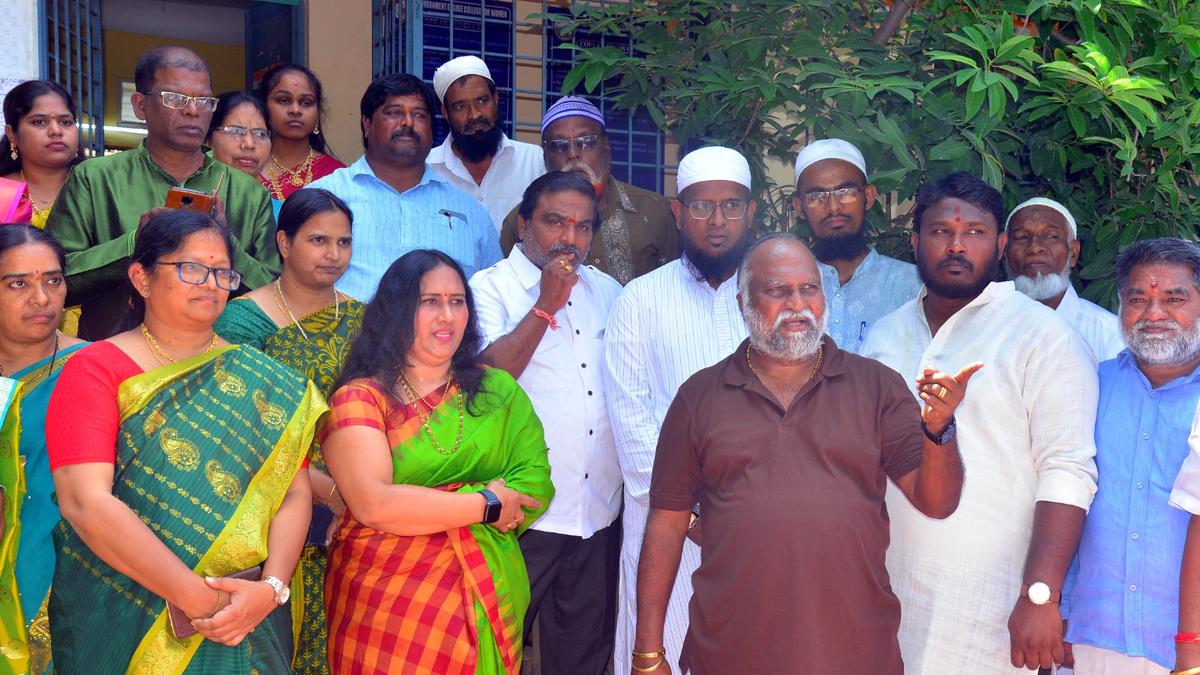 Jagga Reddy pledges to develop Sangareddy Women’s Degree College 